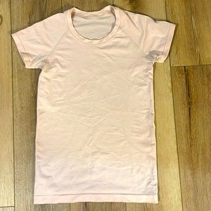 Swiftly Tech 2.0 Short Sleeve Shirt size 6